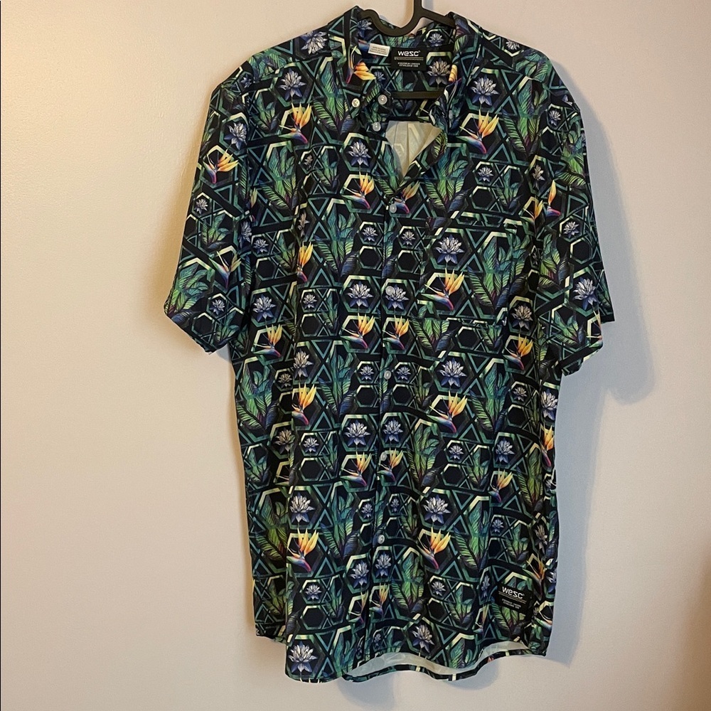 WESC Oden Geo Floral Acp Button Front Shirt Floral Abstract Design size L - Picture 2 of 15